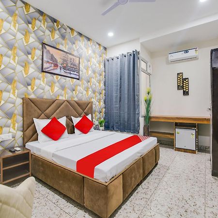 Hotel O Silver Sky Ludhiana Esterno foto