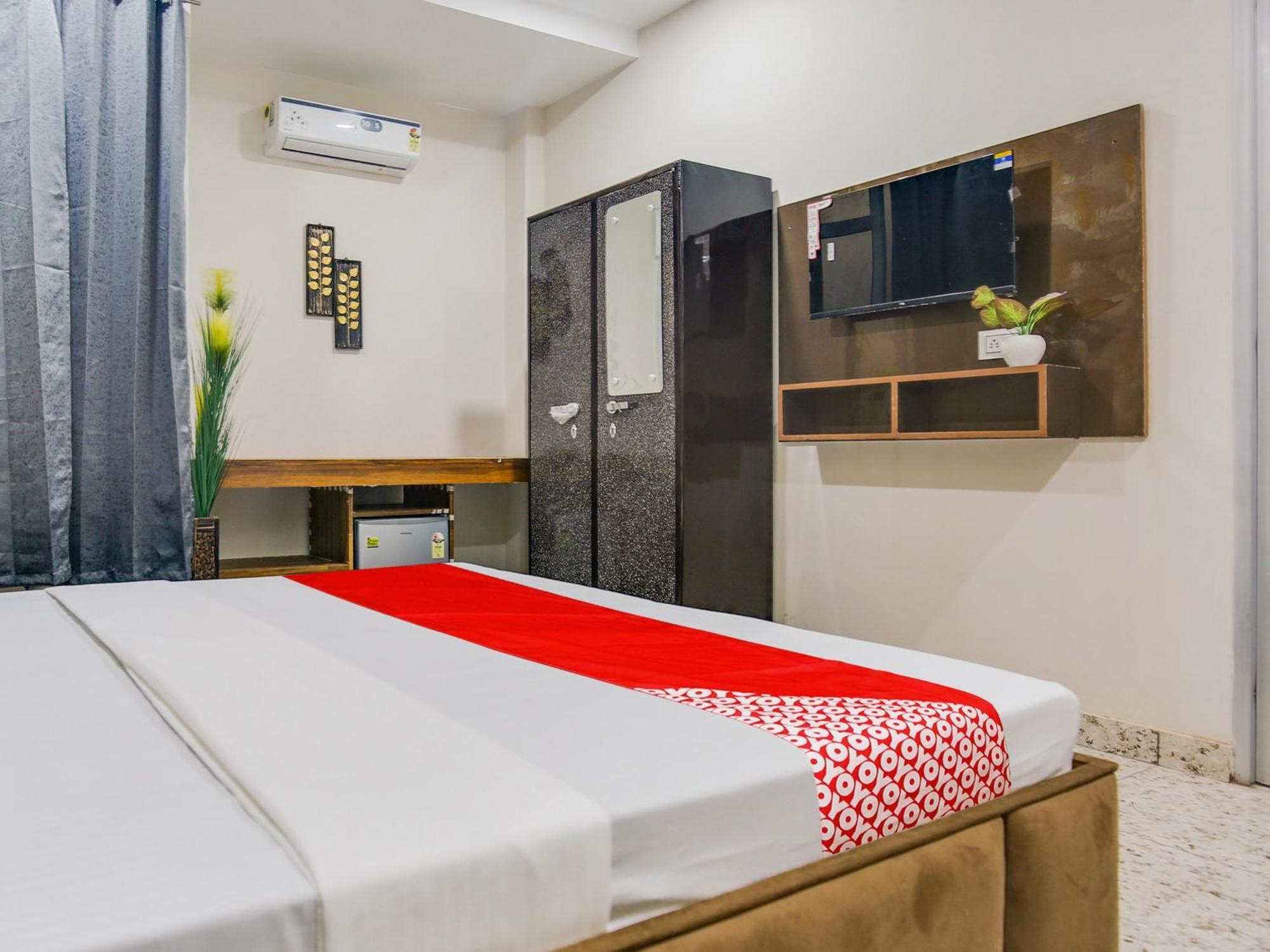 Hotel O Silver Sky Ludhiana Esterno foto