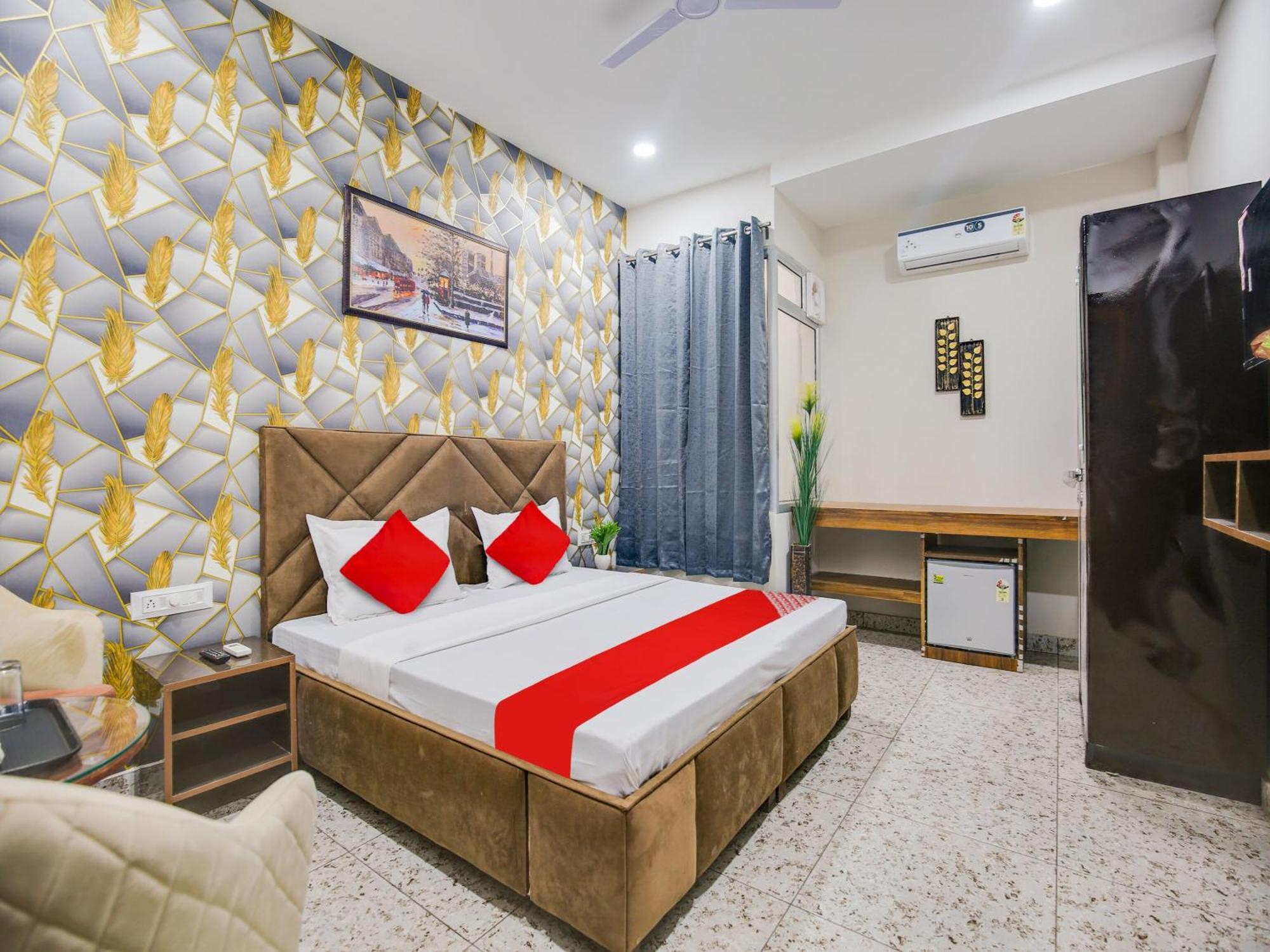 Hotel O Silver Sky Ludhiana Esterno foto